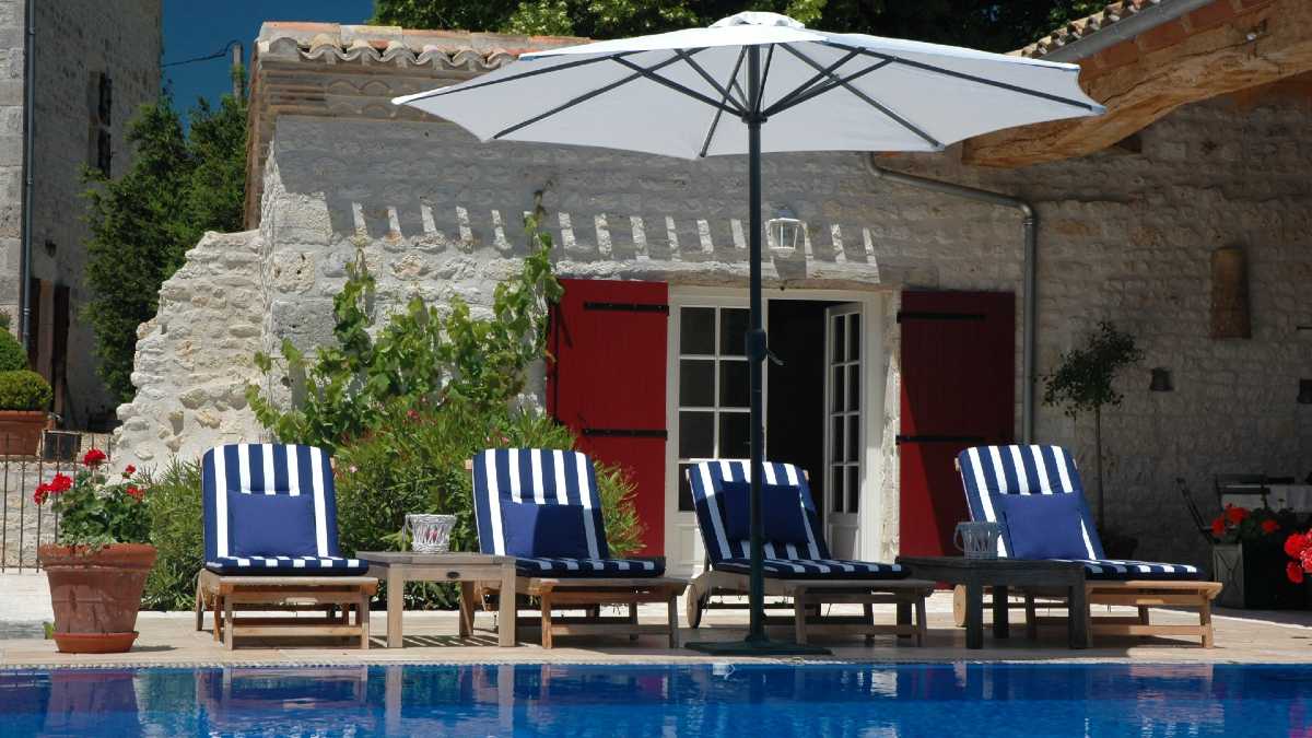 holiday-home-pexels.jpg